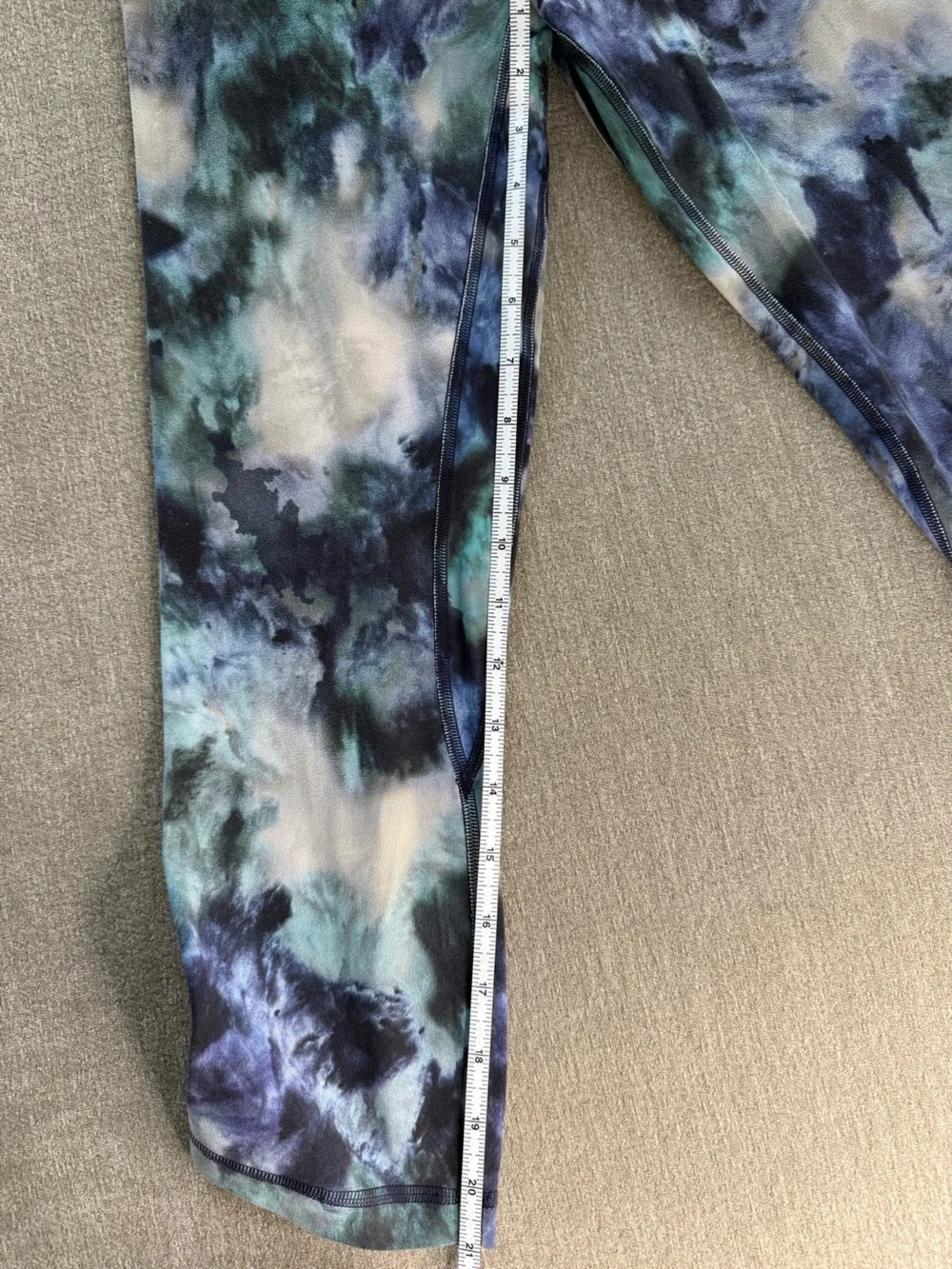 Lululemon Align High-Rise Crop 21